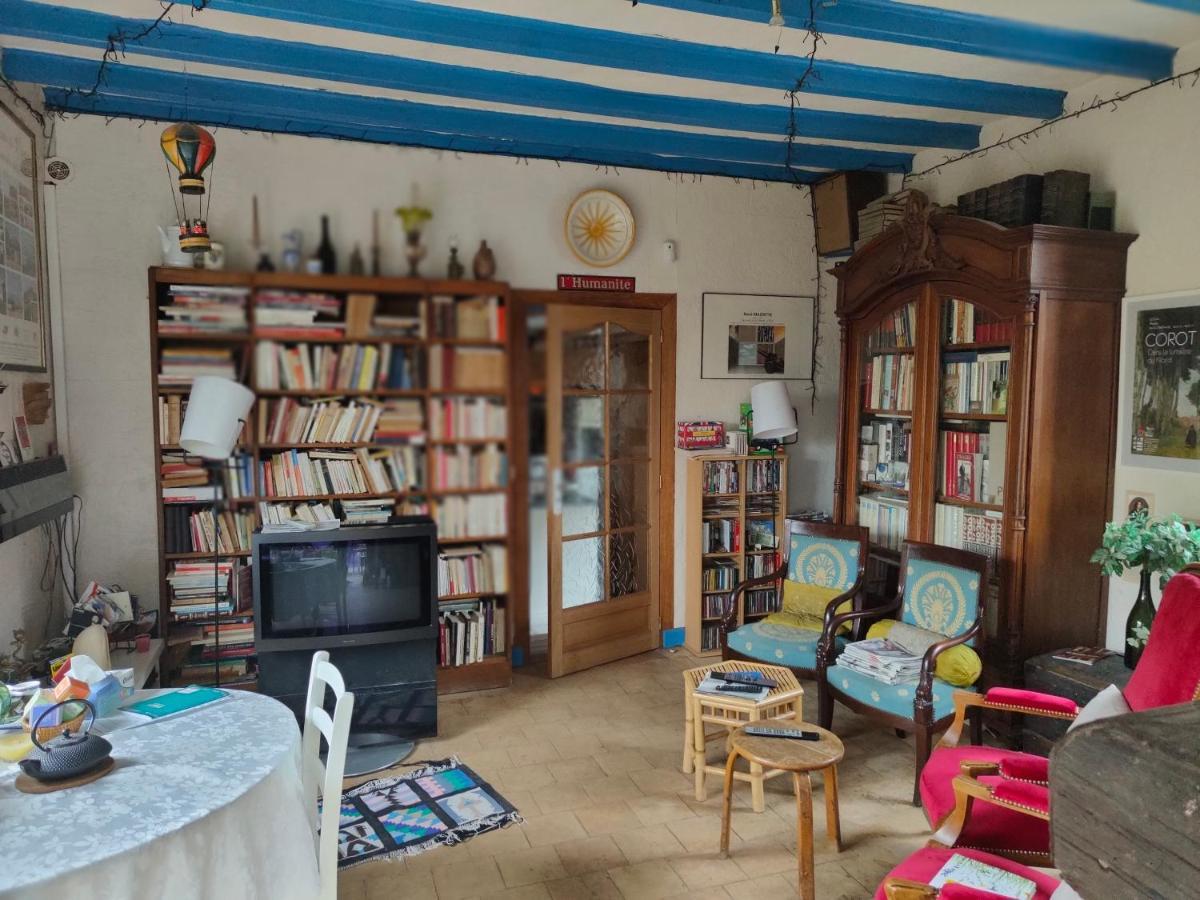 Willa La Maison Bleue De Husseau Ancienne Ferme Semi-Troglodytique 18E Siecle Montlouis-sur-Loire Zewnętrze zdjęcie