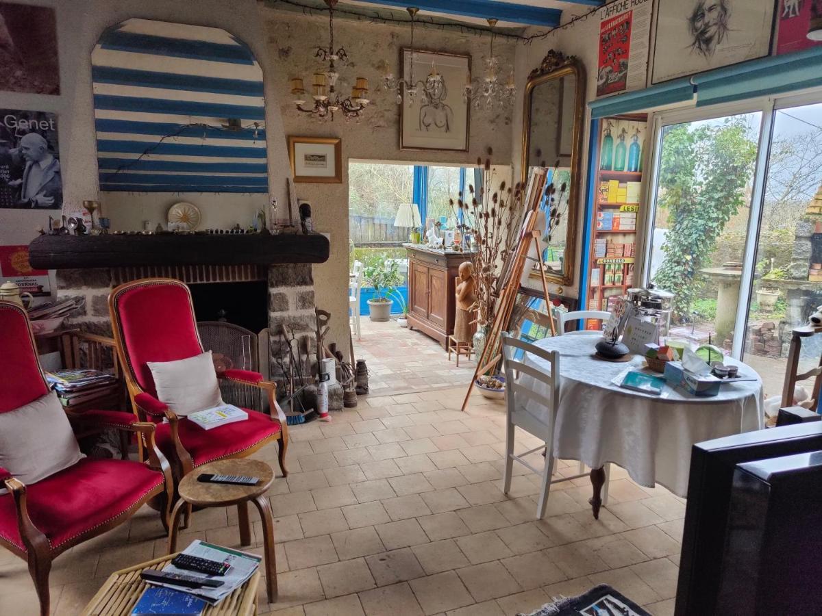Willa La Maison Bleue De Husseau Ancienne Ferme Semi-Troglodytique 18E Siecle Montlouis-sur-Loire Zewnętrze zdjęcie